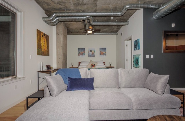 Premium Boulder Stay:Relax & Explore. Loft w Secure Access, Wifi, All Amenities
