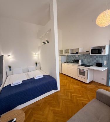 Premium Lily Apartment