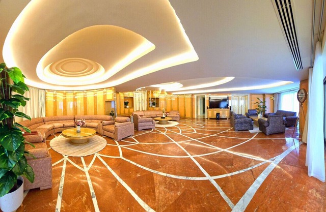 Presidential Penthouse: Vintage Italian Elegance