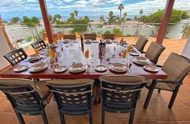 Prestigious 7 Bed Villa ,WIFI, A/C, H.Tub, P.Table, Snooker,T .Tennis, Tfootball