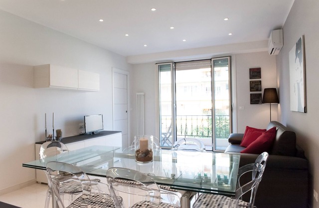 Prestigious apartment, 20 m from the sea and Casino, Menton center