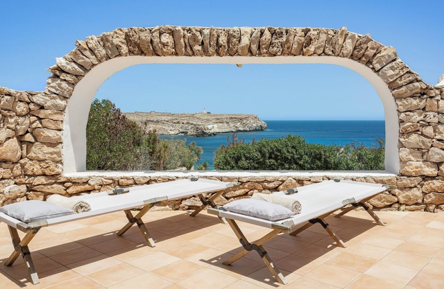 Prestigious villa on the most picturesque bay of Lampedusa. Residence or B&B