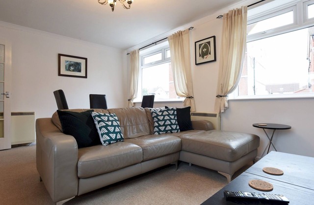 Pretty Apartment, Close to Seafront | Pass The Keys