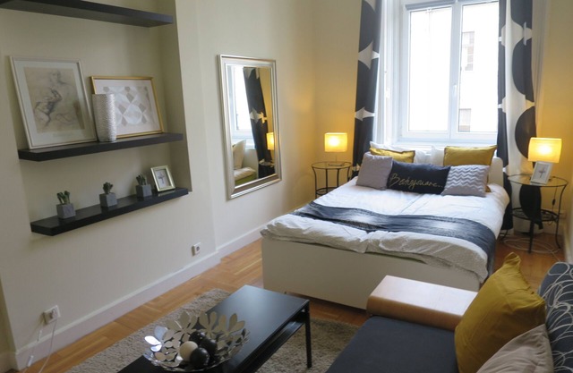 Pretty central 6 bedroom/3 bathroom