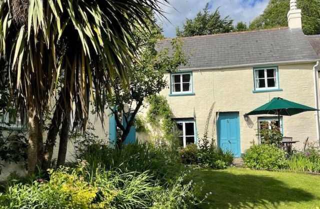 Pretty Cottage, Private Garden & Pool, Dulverton, Exmoor - Pet-friendly