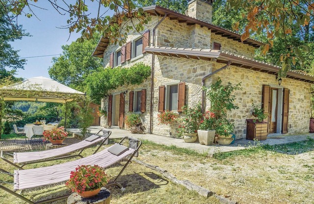 Pretty stone-built vacation house in panoramic position (700 m.a.s.l.) in the mountains of the Appen