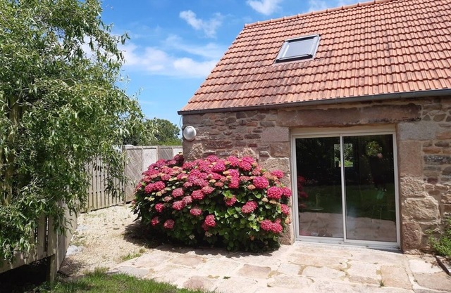 Pretty stone house with garden in Perros-guirec