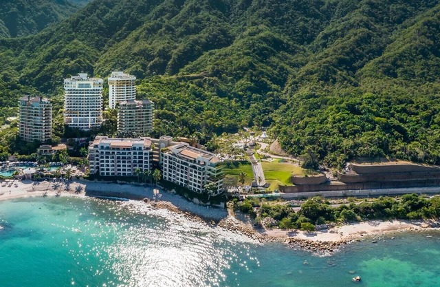 Price decrease! Puerto Vallarta, Garza Blanca, 5-star Resort, 1-bedroom unit,