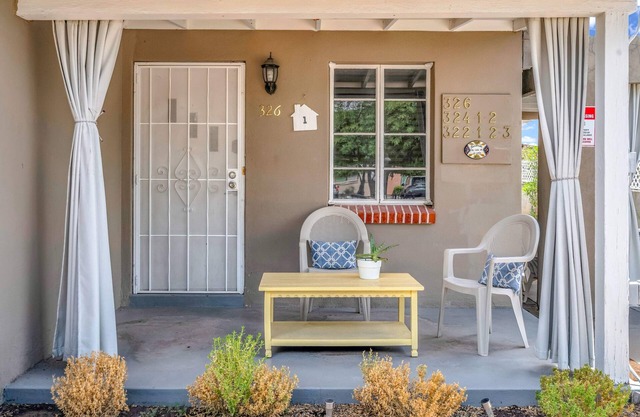 Prime 1BR Stay | Near UofA & Theater Shows