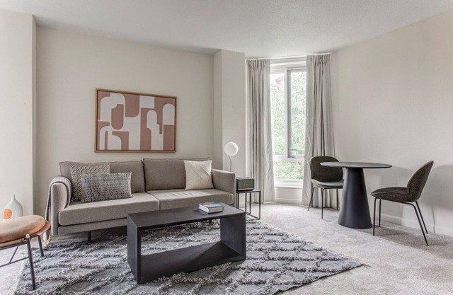 Prime Back Bay 2BR/2B steps from Prudential Center, by Blueground