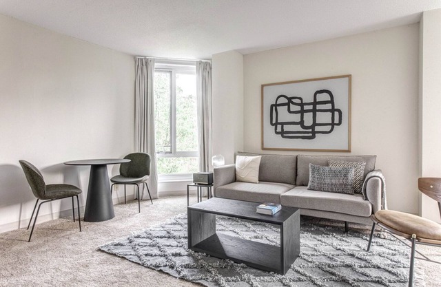 Prime Back Bay 2BR/2B steps from Prudential Center, by Blueground