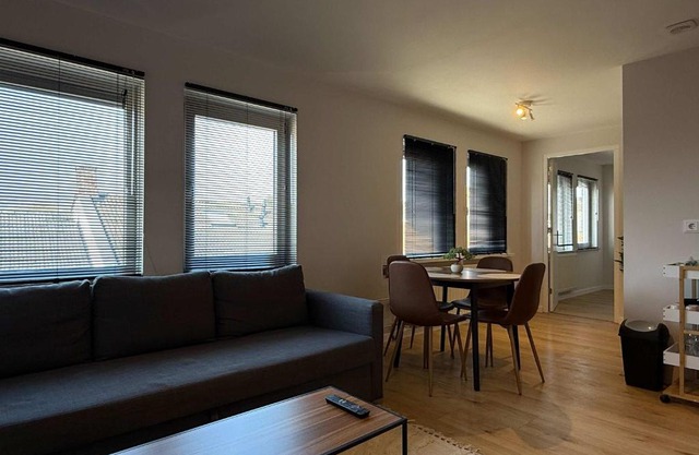 Prime Location 1BR Apartment Walk Everywhere