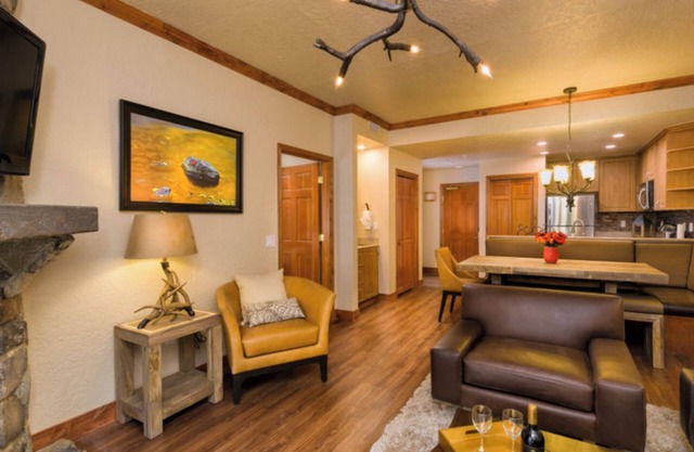 Prime location 2-bedroom condo with fitness room, WiFi in pleasant Park City