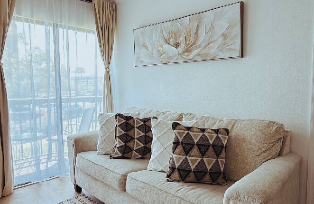 Prime Location! Cozy Resort Minutes from Universal & I-Drive!