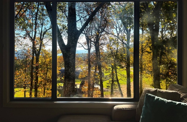 Prime Spring Retreat: Walk, Sip, Hike, Relax, Explore at Dobie Slopeside