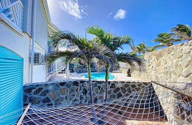 Princess Blue, 3BDR, Beach Front Deluxe, Orient Bay, Pool, Wifi 100 Mps