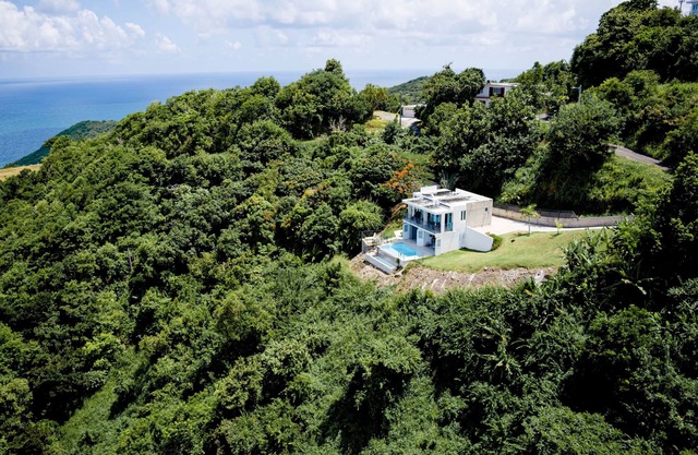 Private 2BR/2.5 BA W. Ocean View & Infinity Pool