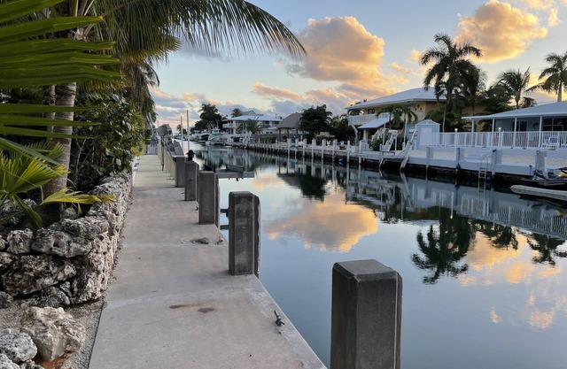 Private 3/2 centrally located Marathon home with direct Ocean access in minutes