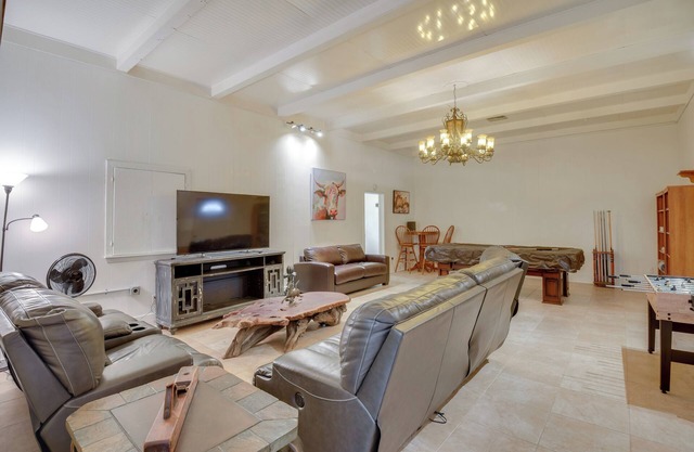 Private 3-Acre Retreat w/Game Room in Bunnell!