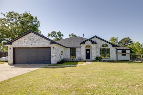 Private Acreage, Pergola and Fire Pit Baytown Home