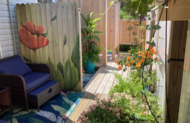 Private apartment-3 minute walk to the beach