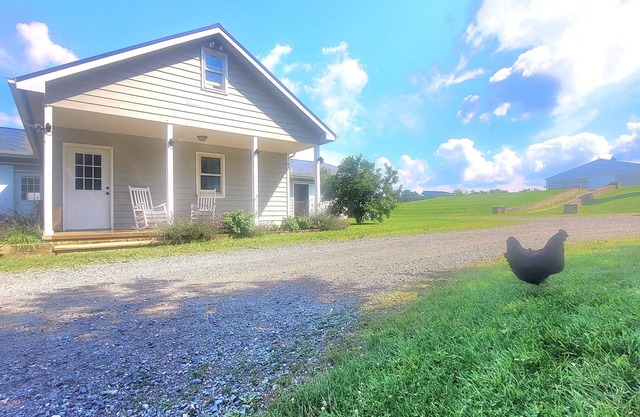 Private apartment on a beautiful private farm!