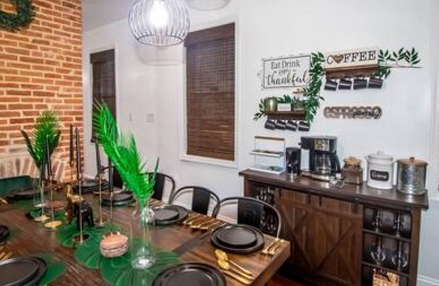 Private Bali Inspired,On-suite, Wetbar, CityViews