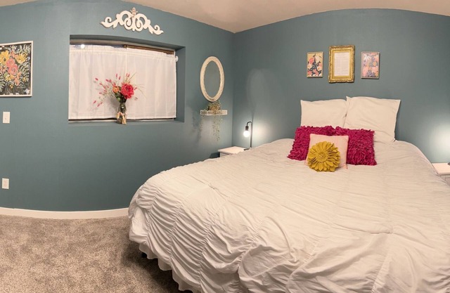Private basement apartment with hot tub and hammocks