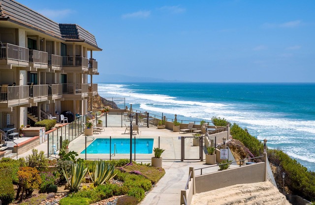 Private beach access | 4 pools | 2 hot tubs | Ocean | Del Mar race track | AC
