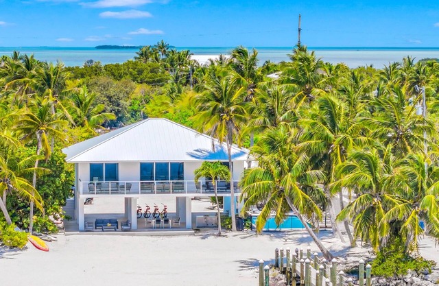 Private Beach/Private overwater dock/Heated Pool/Mahi Key
