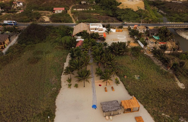 Private Beachfront Resort: Sleeps 20+, Pool & Bar