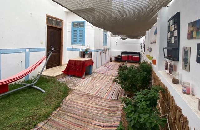Private bedroom, 15 min. walking to The Sea