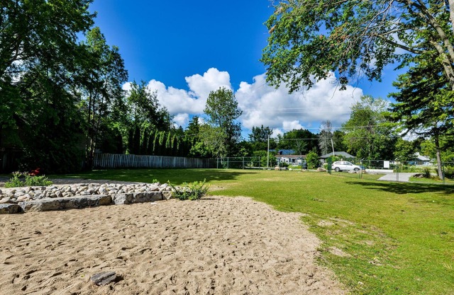 Private bungalow near Innisfil Beach