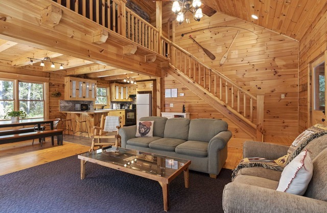 Private Cabin in the Pines by Tryon Equestrian Center