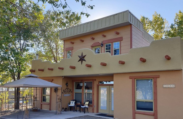 Private & Cheerful 3 Bedroom Home Near Mesa Verde