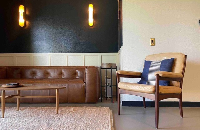 Private Clubhouse: 34 Pools, 27-hole Golf & Tennis