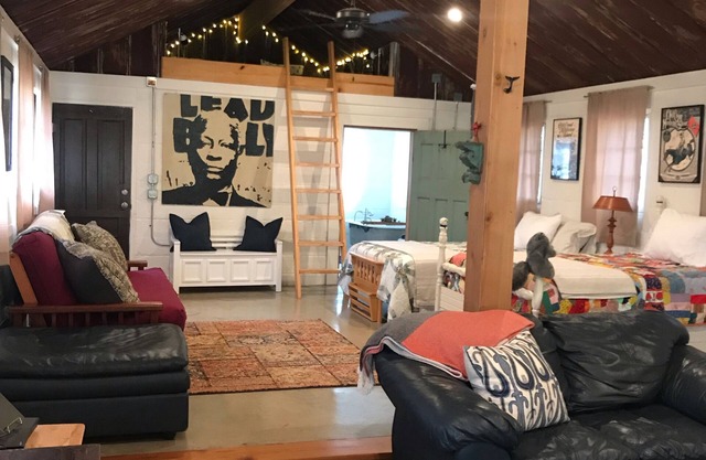 Private Country Farmhouse Just Minutes From Auburn University