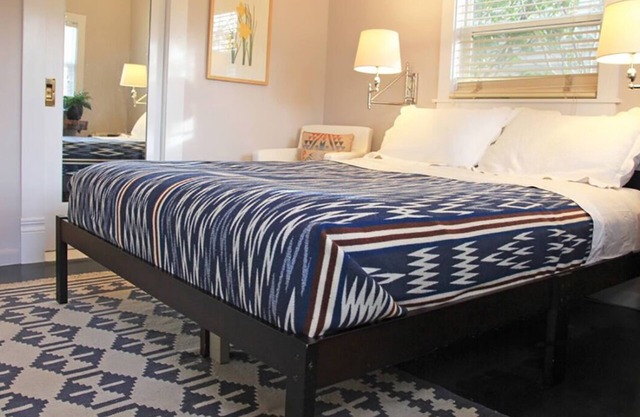 Private, cozy, airy garden studio suite, for 1 or 2 guests