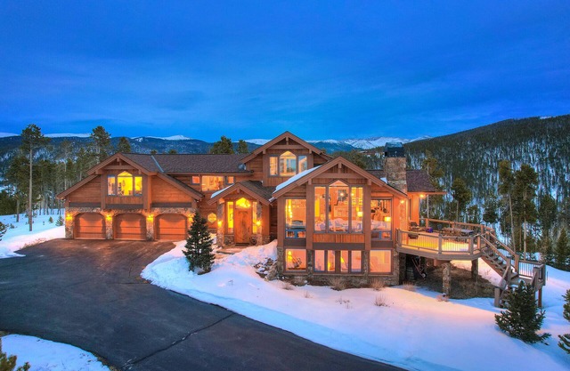 ⭐️ Private Estate w/Panoramic Views, Private HotTub, 7 Acres, Top of Mountain