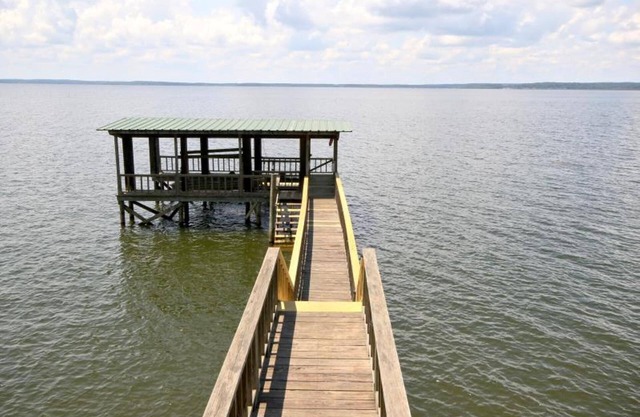 Private*Great View*Large Deck*Boathouse*Spectacular Sunsets*Sleeps 8+* Relax