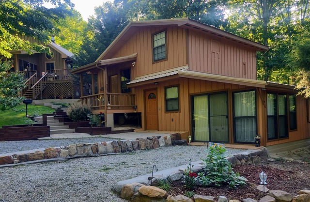 Private guest house near Tellico Plains.