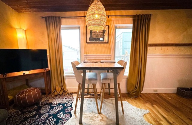 Private Guest Suite in the Heart of Old Bend
