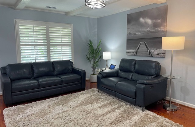 Private home in Mt. Pleasant, SC Vacation Rental 10 min drive to the beach.