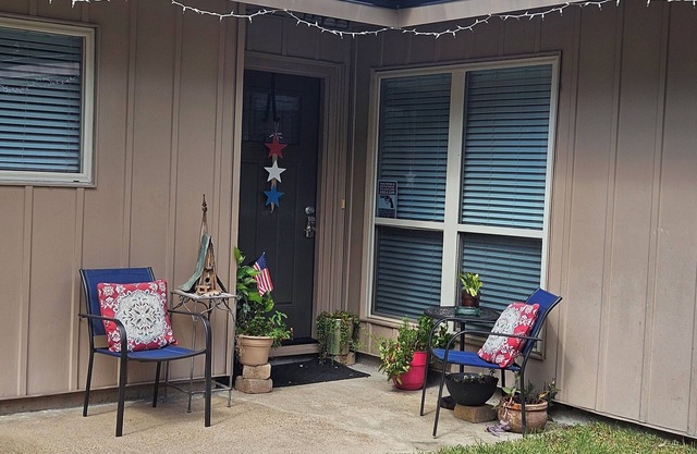 Private house, sleeps 8-10, close to Kemah Boardwalk, the Bay & Clear Lake