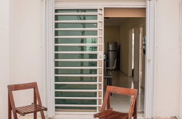 Private house with 4 rooms in good location