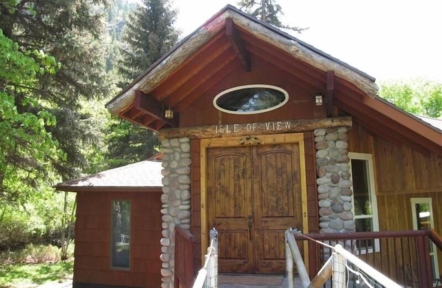 Private Island-Dramatic Romantic Hideaway on Ogden River
