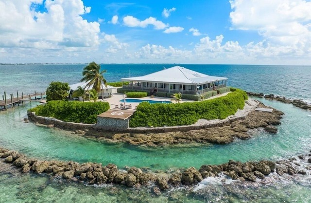 Private Island ~Oceanfront-Fishing-Diving~ FL Keys