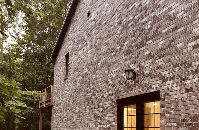 Private Lodge with Loft and Balcony Near Auburn: 2 Bed/ 2 Bath/ Huge Deck