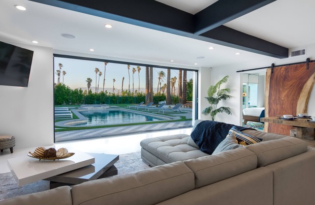 Private Luxury Retreat. 6 Bedroom+bonus kid's room