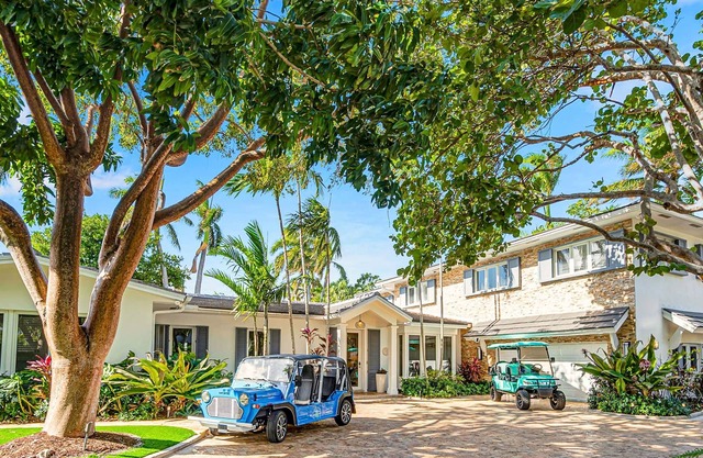Private neighborhood | Heated Pool | Walk To Beach | Lush Surroundings | Harbor Key |